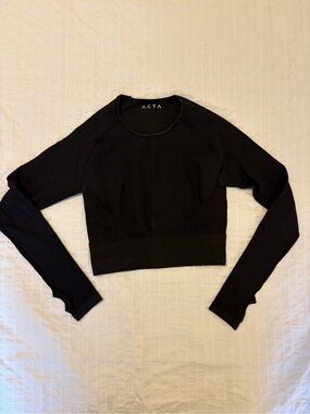 ACTA Black Long-Sleeve Cropped Top